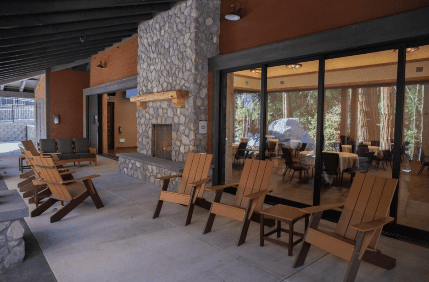 Outside meeting space with sitting chairs on the patio